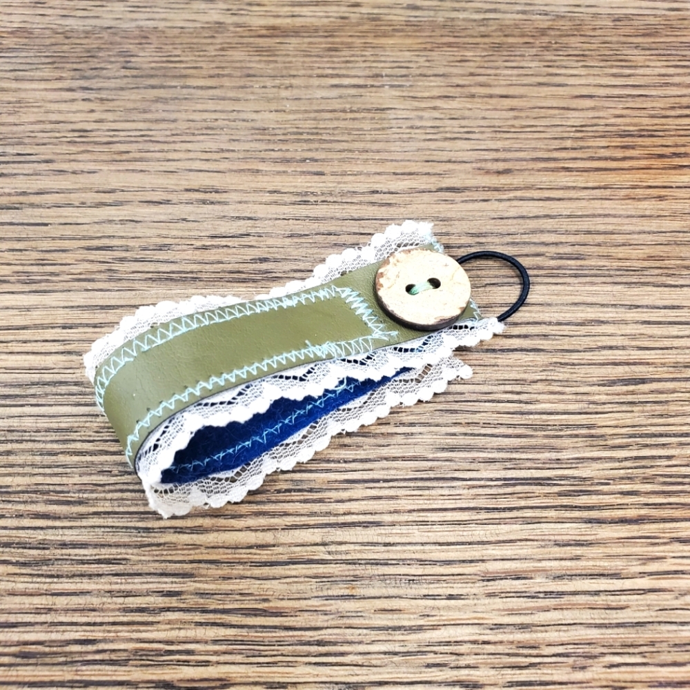 💗  Cloth bracelet